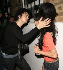 Pete doherty has talked about his relationship with amy winehouse, and has revealed he was in love with the late singer. How Pete Doherty Put Flings With Nasty Old Rag Kate Moss Amy Winehouse And Nikki Grahame Behind Him To Find True Love