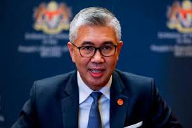 Croatian police launch manhunt after 6 found shot dead