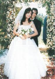 Δες τον 18χρονο γιο της στη σκηνη με τον πατερα του διονυση σχοινα! Dionyshs Sxoinas Kaith Garmph To Ta3idi Gia Ta 20 Xronia Gamoy Kai To Epeteiako Binteo Anamnhsewn Celebrities Woman Toc