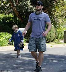 Voir plus d'idées sur le thème actrice, beaux hommes, chris pratt. Chris Pratt Und Katherine Schwarzenegger Familie Geniessen Spaziergang Mit Seinem Sohn Jack Aktuelle Boulevard Nachrichten Und Fotogalerien Zu Stars Sternchen