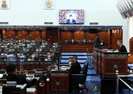 Dewan rakyat menerima usul undi tidak percaya terhadap perdana menteri datuk seri najib razak yang dikemukakan ahli parlimen pembangkang teo turut menyifatkan speaker amat beremosi hari ini kerana bukan sahaja bertindak mengarah beliau keluar dari dewan rakyat, malah ahli parlimen. Speaker Benarkan 3 Ahli Parlimen Dikuarantin Mengundi Ikut Sop Malaysianow
