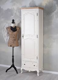 Grande armadio restaurato decapato e ridipinto alto 2,3 m.+ 50 cm pennacchio, largo 2,30 m., profondo 57 cm si smonta in 3 fasce: Armadio Della Biancheria Bianco Shabby Chic Guardaroba Antico Ebay
