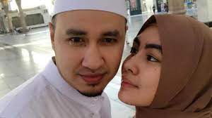 Okay, like i said, i like the making out scene but once it gets hot. Ini Alasan Habib Usman Izinkan Kartika Putri Buat Channel Youtube Republika Online