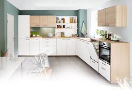 Diese Kuche In Kunststoff Weiss Kombiniert Mit Savannenakazie Nachbildung Bietet Optimale Ergonomische Voraussetzungen Durch Den Kuche Kuchen Meyer Kuche Farbe