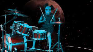 Jay weinberg performs unsainted with slipknot at the xfinity center in mansfield, ma on august 27, 2019. Slipknot Nandi Bushell Mit Neuem Drum Cover Zu Duality