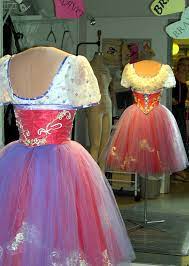 Swanilda S Act 1 Costume Designed By Roberta Guidi Di Bagno Pacific Northwest Ballet Photo Ballet Costumes Dance Outfits Ballet Dress