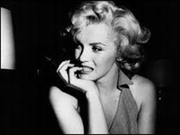 Monroe has become an iconic representative of fame and female beauty. 4 6 Ù…Ù„ÙŠÙˆÙ† Ø¯ÙˆÙ„Ø§Ø± Ù„Ù„Ø¯ÙÙ† Ù‚Ø±Ø¨ Ù…Ø§Ø±Ù„ÙŠÙ† Ù…ÙˆÙ†Ø±Ùˆ Bbc News Ø¹Ø±Ø¨ÙŠ