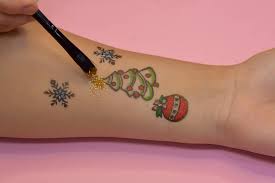Mnoho lidí se dostat malé tetování. Tattoo4fun Posts Facebook
