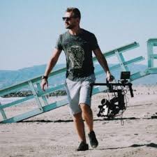 Daddy yankee vermögen wird auf rund 31 millionen euro geschätzt. Daniel Zlotin Im Interview Du Kannst Dich In Deiner Kreativitat Austoben Planet Interview