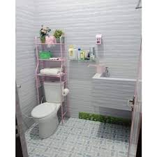 Pada beberapa bangunan, ada kamar mandi yang terpisah dari rumah, tapi kebanyakan pada model rumah modern ataupun rumah minimalis menempatkan kamar mandi di dalam desain rumahnya. Desain Bak Mandi Yang Unik Cocok Buat Kamar Mandi Minimalis Metro Properti