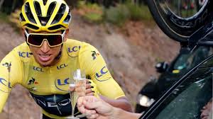 Vingt ans après l'édition « du renouveau », remportée par lance armstrong, la grande boucle qui débute samedi 6 juillet espère, sans christopher froome ni affaires de dopage en cours, renouer avec le suspense et la sérénité. Dopage Egan Bernal Vainqueur Du Tour De France 2019 Controle Positif Au Quinoa