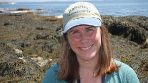 College names Leslie winner of 2018 Outstanding Public Service Award