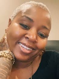 Jessica Crosby's Instagram, Twitter & Facebook