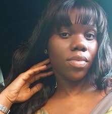 HILARIOUS PILLOW FIGHTING STRANGERS IN THE HOOD!! 😂😂😂