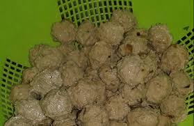 Peras setengah bagian kelapa parut untuk diambil airnya, sisanya disangrai lalu dihaluskan. Resepi Bebola Bakso Ayam Copd Blog D