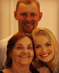 Reel by Vanessa Thais Cassel (@dravanessacassel) · January 21, 2024