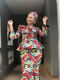 20 nouveaux modèles repérés sur instagram. Pin By Made In Maalii On Modeles Differents Pagnes Africains Latest African Fashion Dresses African Dresses Modern African Fashion