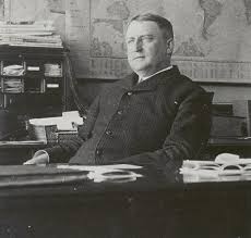 Behind the Curtain: The Career and Life of Edna de Lima