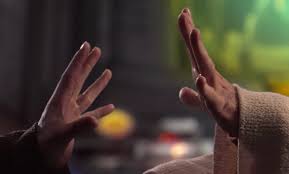 Les ombres présentes sur cette photo lui donnent même un air méchant. La Force Star Wars Wiki Fandom