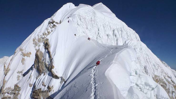 Four Dead as Search and Rescue Operations Continue After Himlung Himal Avalanche in Nepal