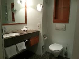 Wir erfüllen ihre wünsche, mit großem oder kleinem budget für ihr komplettbad, alles aus einer hand. Badezimmer Aufnahme Von Dorint City Hotel Bremen Tripadvisor