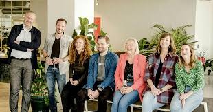 Vanaf eind februari heten we niet langer kanaaltwee, maar 2be! Blind Getrouwd Mannen Hielden Reunie Met Nieuwe Vriendinnen