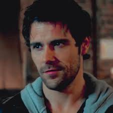 Matt Ryan as Mick Rawson icons like/reblog if using/saving