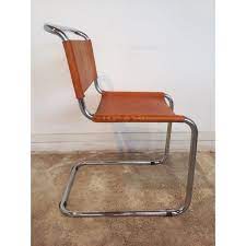Chaise suspendue bauhaus en cuir, b33 de breuer, noir.,marcel breuer. Suite De 4 Chaises Vintage B33 De Breuer En Cuir Et Metal Design Market
