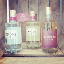 Korn Aus Der Wohl Altesten Destillerie Europas Neu Bei Uns Schlitz Korn Kornbrand Schlitzerdestillerie Kie Wine Bottle Rose Wine Bottle Perfume Bottles