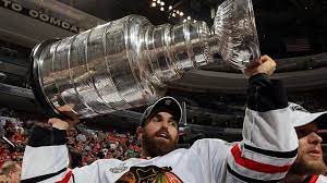 Kris versteeg est échangé aux maple leafs de toronto, andrew ladd et dustin byfuglien aux thrashers d'atlanta, ben eager aux sharks de san josé, brent sopel aux canadiens de montréal et colin fraser aux oilers d'edmonton alors que adam burish signe avec les stars de dallas et john madden avec le wild du minnesota. Analysis Blackhawks Hope History Repeats Itself