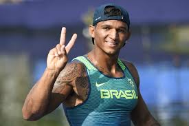 Aos 19 anos, em 2013, isaquias alcançou o topo da canoagem mundial pela primeira vez, com ouro no c1 500m e bronze no c1 1000m. Wjzwpqwwe Qbwm