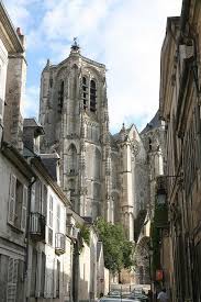 Cathedrale Saint Etienne De Bourges Cathedral Architecture Cathedral Beautiful Places To Visit