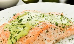 Vous Avez Une Petite Envie De Saumon Essayez Cette Recette De Saumon Avec Une Bonne Sauce Cremeuse Absolument Hallucinante Vegetarian Recipes Main Meals Food