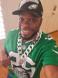 Best place to watch sunday night football near Lihue?