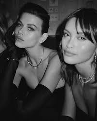 Sarah Ellen (@sarahellen) • Φωτογραφίες και βίντεο στο Instagram