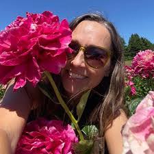 Heather Ballenger's Instagram, Twitter & Facebook