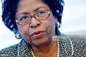 Ruth Lavin's Instagram, Twitter & Facebook