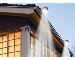 Lampu taman tenaga surya merupakan lampu dekorasi yang sangat cocok untuk penerangan diluar ruangan seperti taman rumah. Jual Lampu Teras Taman Pagar Tenaga Surya 3 Led Bulat Murah Mei 2021 Blibli