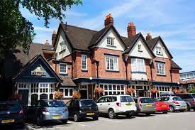 El duque de kent es un grado ii casa pública a las 2 scotch común, ealing , londres. Dog Friendly Pub The Duke Of Kent Ealing Dotty4paws