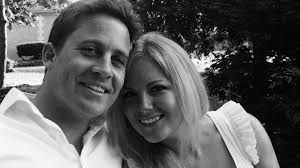 Belles pensées pleine d'amitiés, nous pensons fortement à vous.