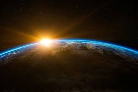 Dari sekian banyak benda langit yang mengitari matahari secara langsung, terdapat benda langit yang paling besar yang dinamakan dengan planet. 20 Fakta Ringan Tata Surya Buat Kamu Yang Masih Pemula