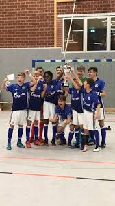 He was named after croatian former footballer davor šuker. Knappenschmiede U14 Gewinnt Hallenturnier In Waltrop ÙÙŠØ³Ø¨ÙˆÙƒ