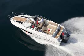 Location Bateau Moteur Cap Camarat 7 5 Dc A Saint Gilles Croix De Vie Et Les Sables D Olonne