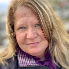 Heather Hanselman's Instagram, Twitter & Facebook