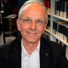 Serein et apaisé, le généticien qui souffre d'un cancer a publié une longue lettre sur son blog, pour dire adieu à ses lecteurs. Video Axel Kahn Atteint D Un Cancer Ses Confidences Dechirantes Sur Ses Dernieres Semaines De Vie Femme Actuelle Le Mag