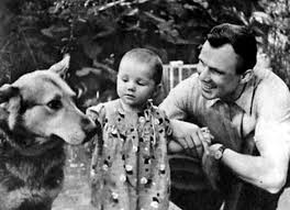 (photo by fox photos/getty images). Jurij Gagarin With Daughter Russian History First Humans Photo