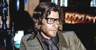 Laurent rossi, né le 22 mai 1948 et mort à paris le 19 août 2015 est un chanteur, écrivain et compositeur français, fils de tino rossi. Laurent Rossi Est Decede Il Y A 5 Ans Retour Sur La Mort Tragique Du Fils De Tino Rossi