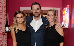 Danny dyer's daughter is officially entering the villa this year after her brief stint on survival of the fittest. Danny Dyer Cried While Watching Daughter Dani On Love Island Hot Lifestyle News