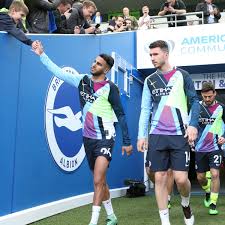 Pressenti pour débuter au poste d'axial droit, le défenseur de la roja aymeric laporte est déjà totalement intégré. Man City Pair Aymeric Laporte And Riyad Mahrez Test Positive For Covid 19 Manchester Evening News