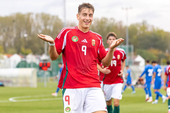 Újabb elismerés: Kovács Bendegúz lett az AZ Alkmaar akadémiájának legjobbja  novemberben - valogatottfoci.hu